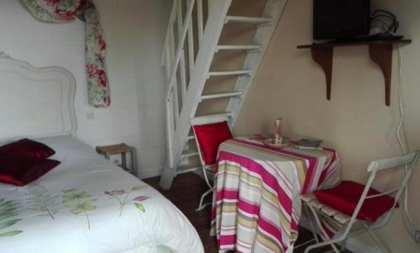 Bed and Breakfast Domaine Du Mont Scolan Montgardon Exterior foto